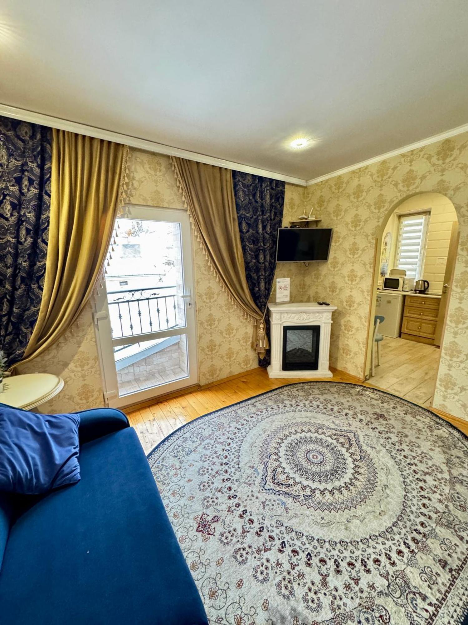 Little Paris Apartment تشيرنيفتسي المظهر الخارجي الصورة